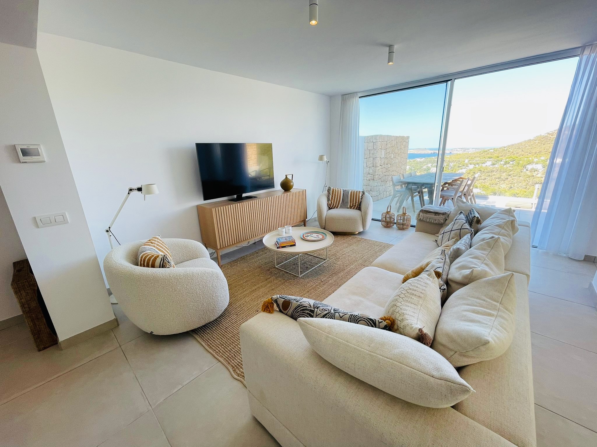 Resa Estates Ibiza for sale koop penthouse Cala Vadella Living 7.jpeg